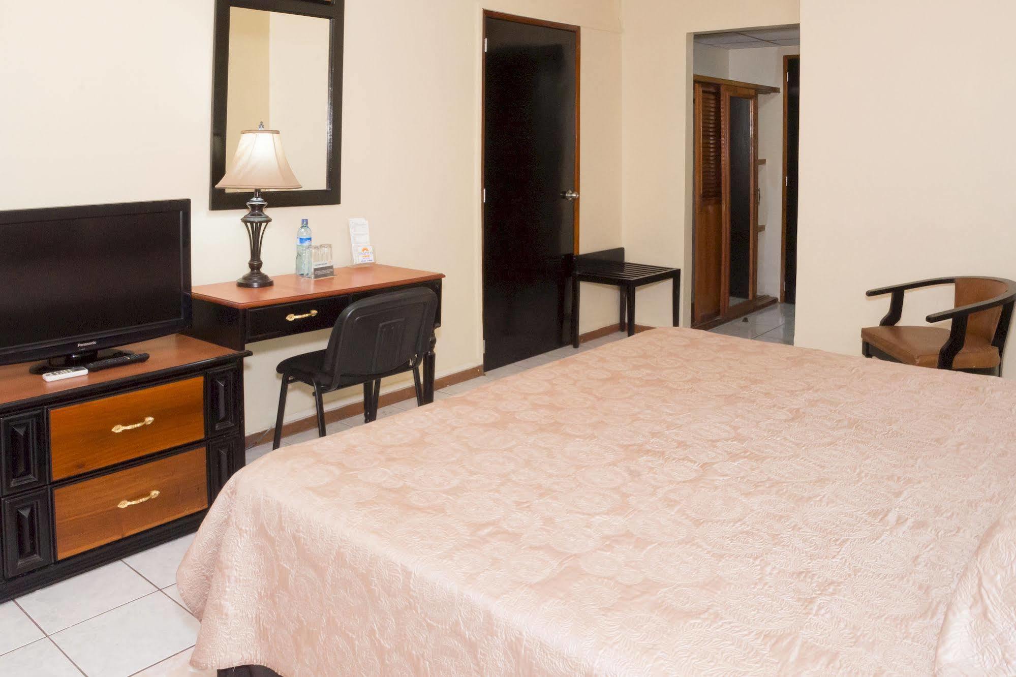 Hotel Tropico Inn San Miguel Zewnętrze zdjęcie